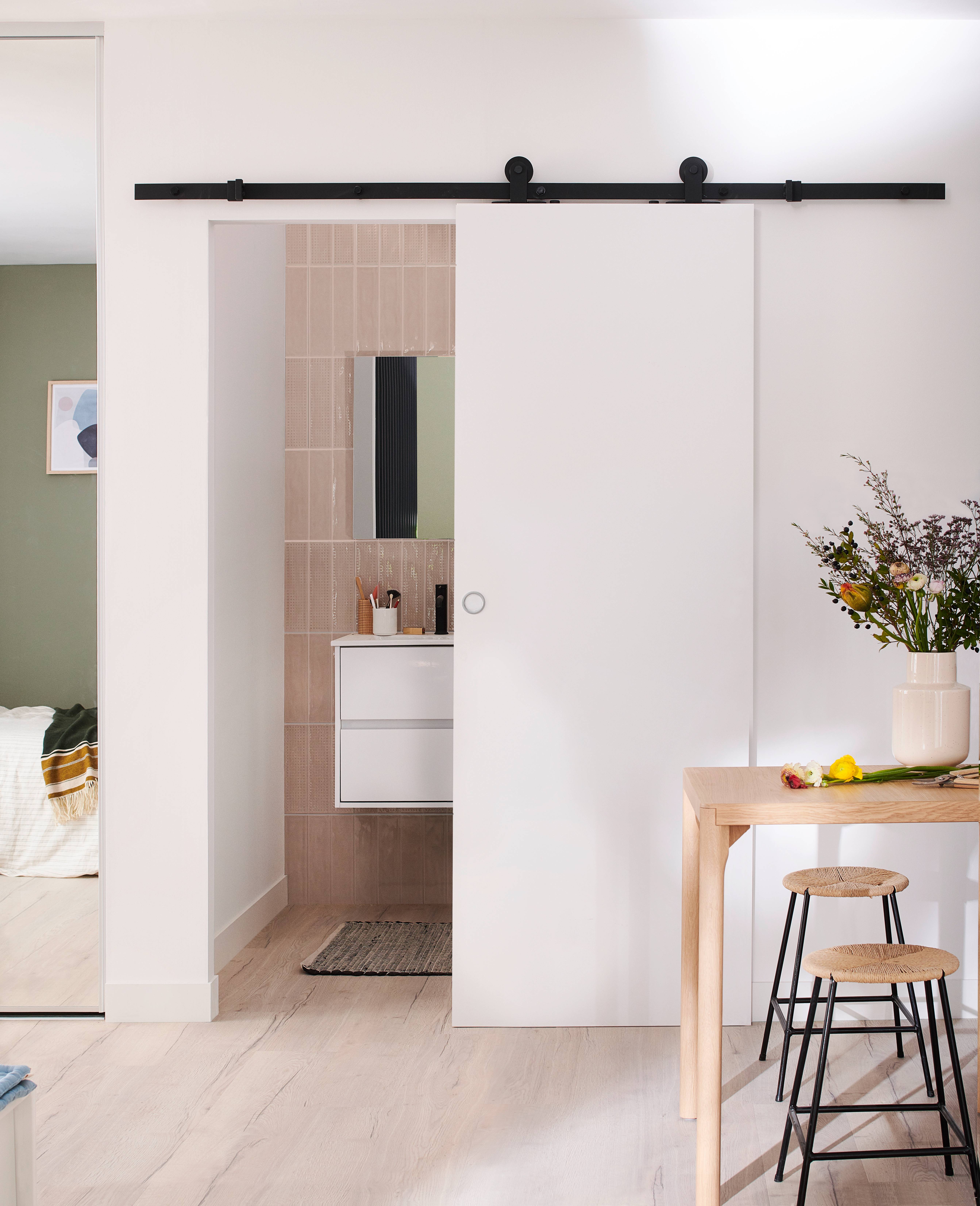 Pour une salle de bain, quelle porte coulissante choisir ?